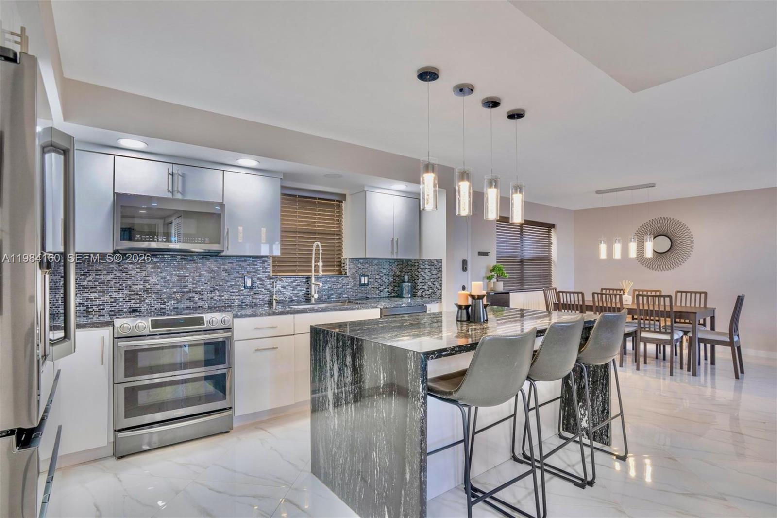 605 Ives Dairy Rd # 7, Miami FL 33179
