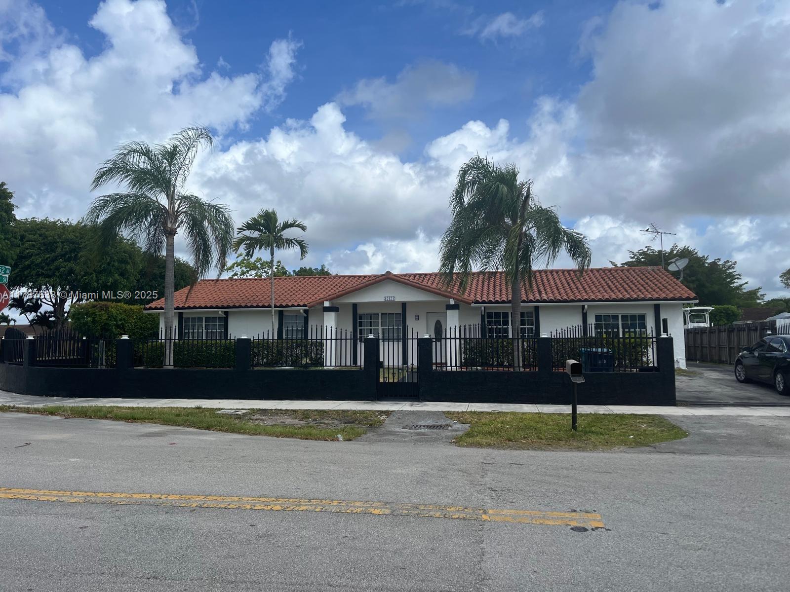 15171 SW 70th St, Miami FL 33193