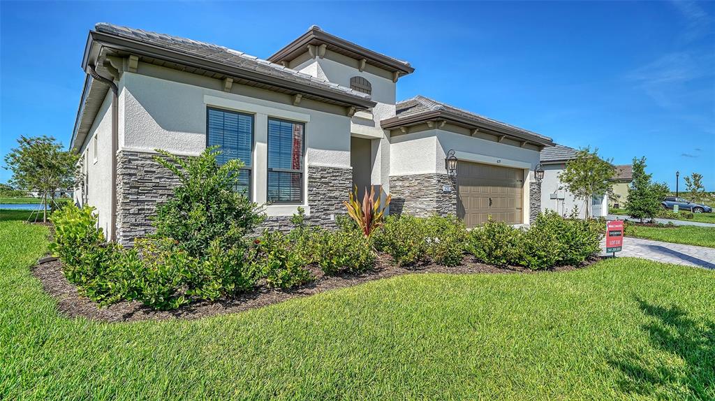 429 ALBERATA WAY
