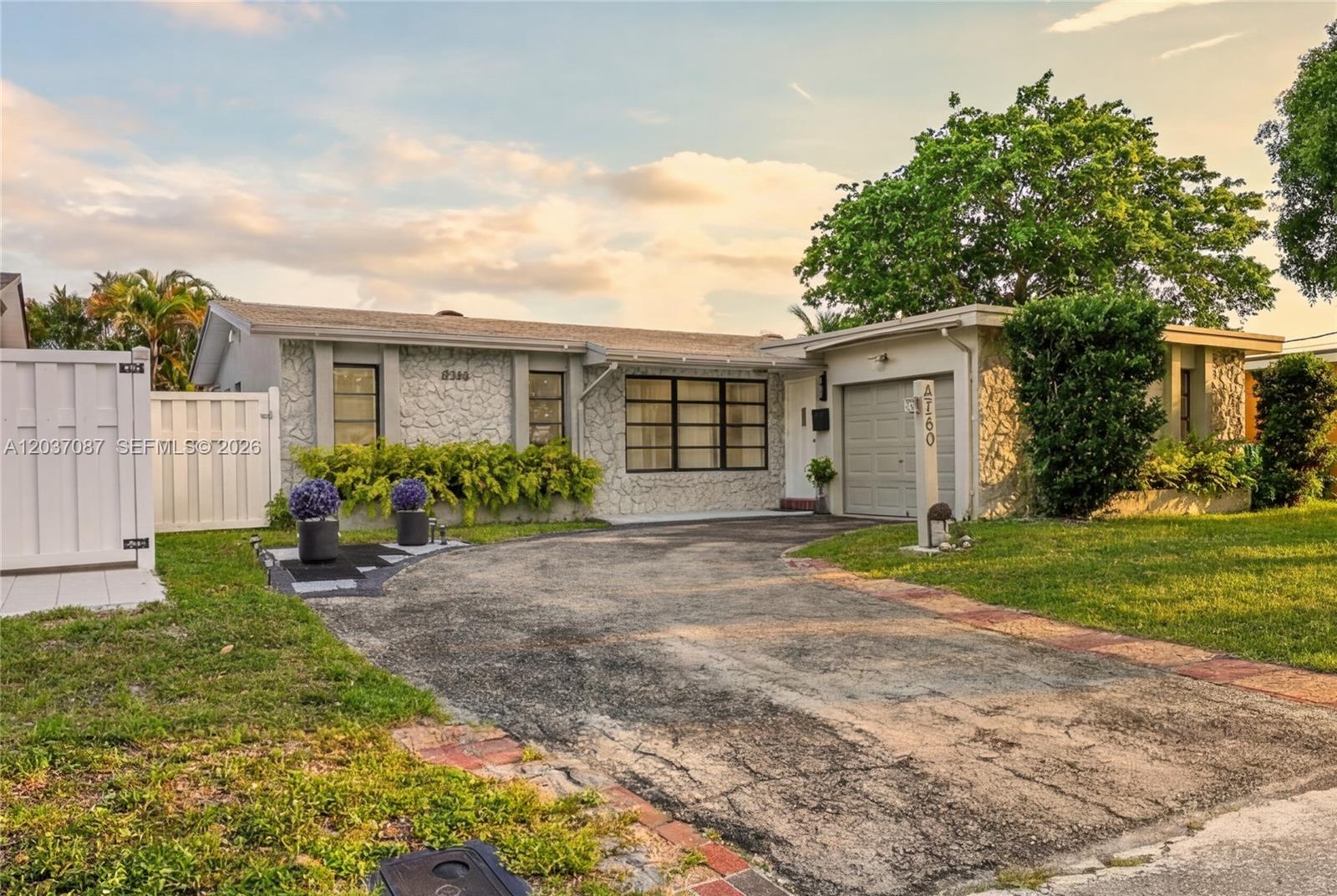 8580 NW 20th Ct, Sunrise FL 33322