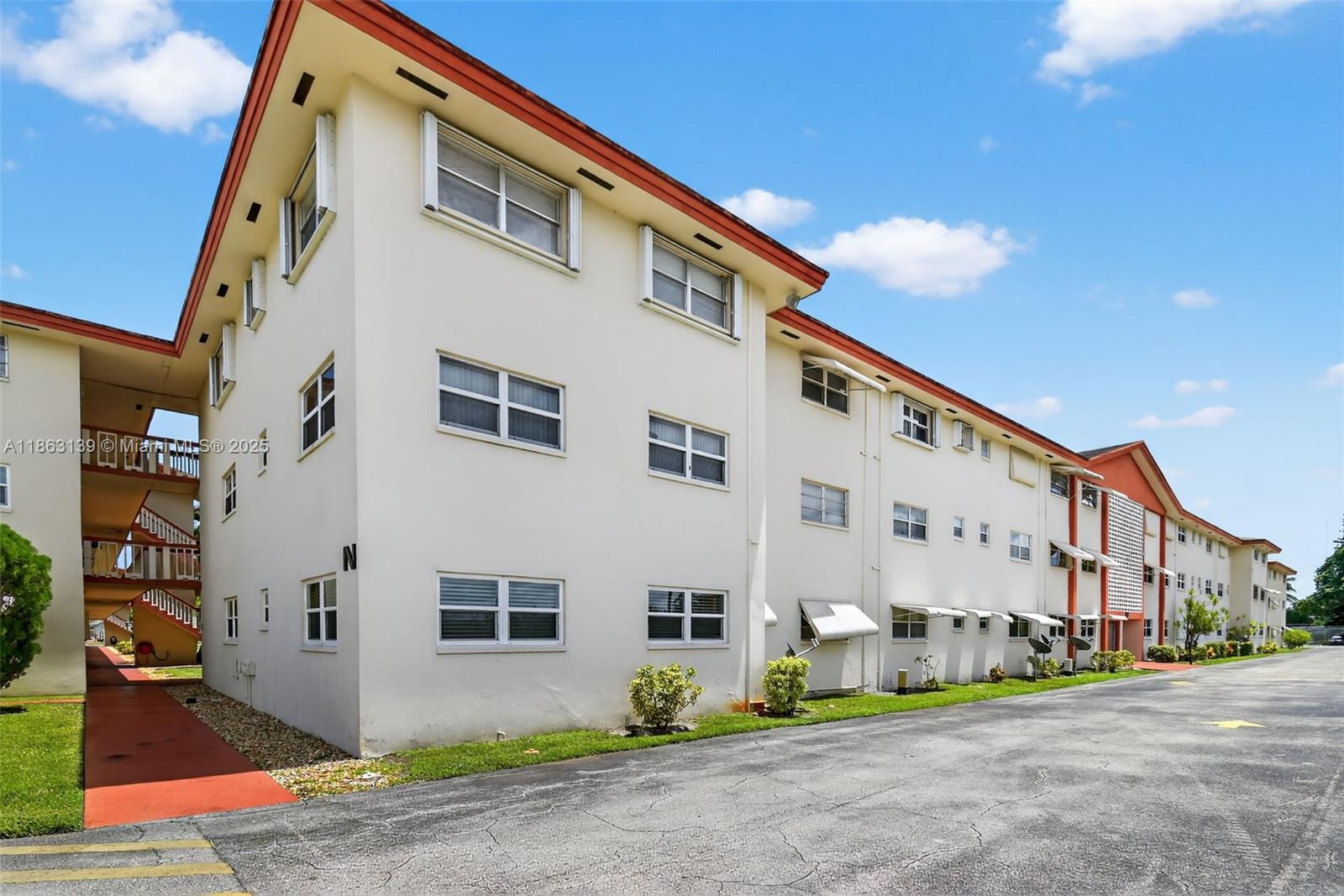 5300 Washington St # N315, Hollywood FL 33021