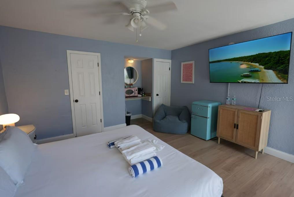345 HAMDEN DRIVE, CLEARWATER BEACH, FL — photo 3 of 11