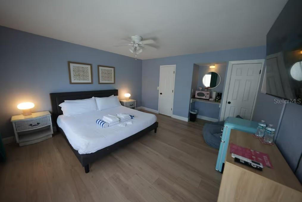 345 HAMDEN DRIVE, CLEARWATER BEACH, FL — photo 4 of 11