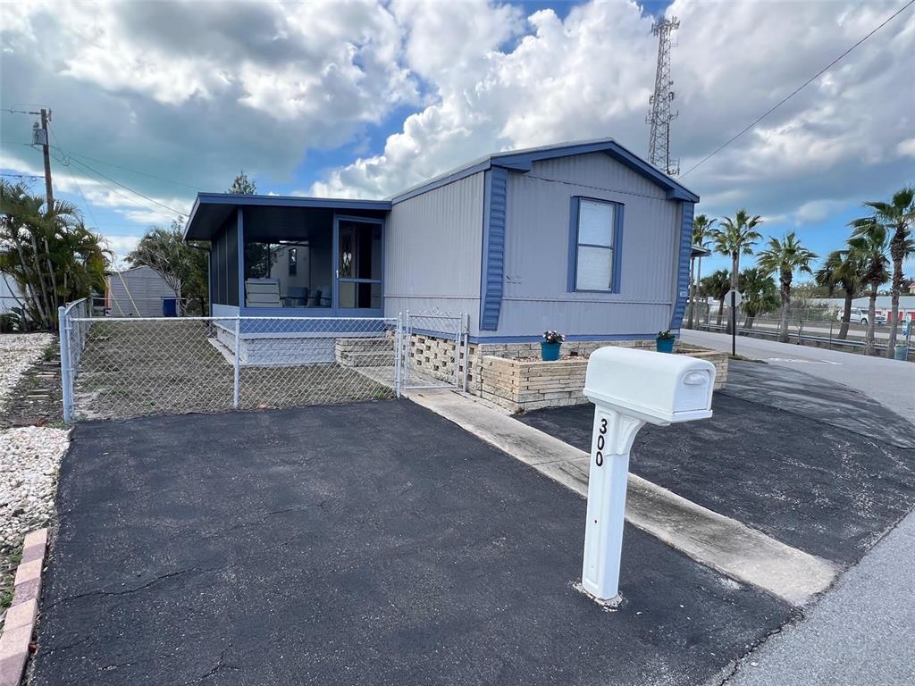 6580 SEMINOLE BOULEVARD UNIT 300