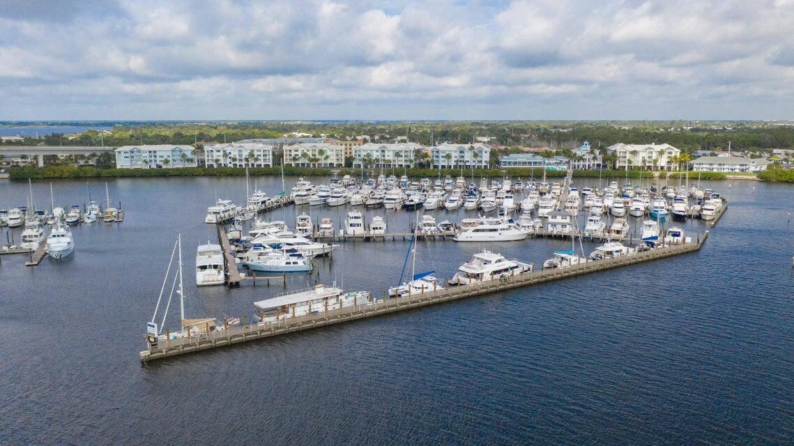 975 NW Flagler Avenue # 403, Stuart FL 34994