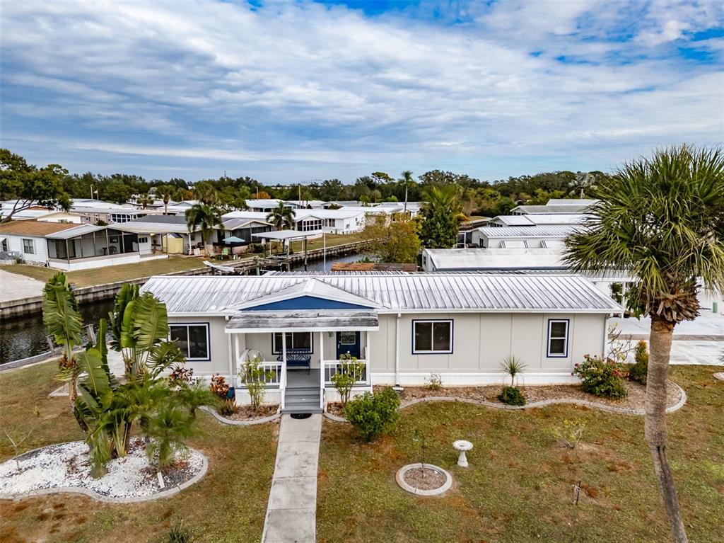 143 E SAINT ANNES CIR, APOLLO BEACH, FL — photo 2 of 30