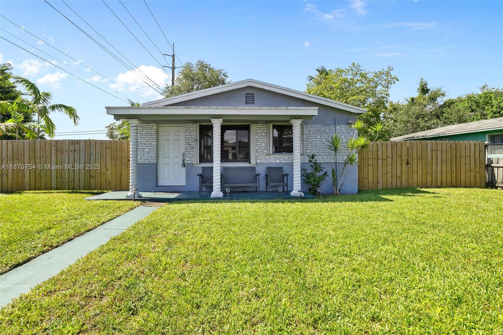 4000 SW 28th St, West Park FL 33023