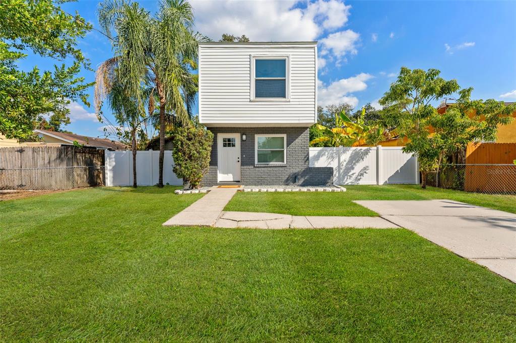 8737 N TANGERINE PLACE