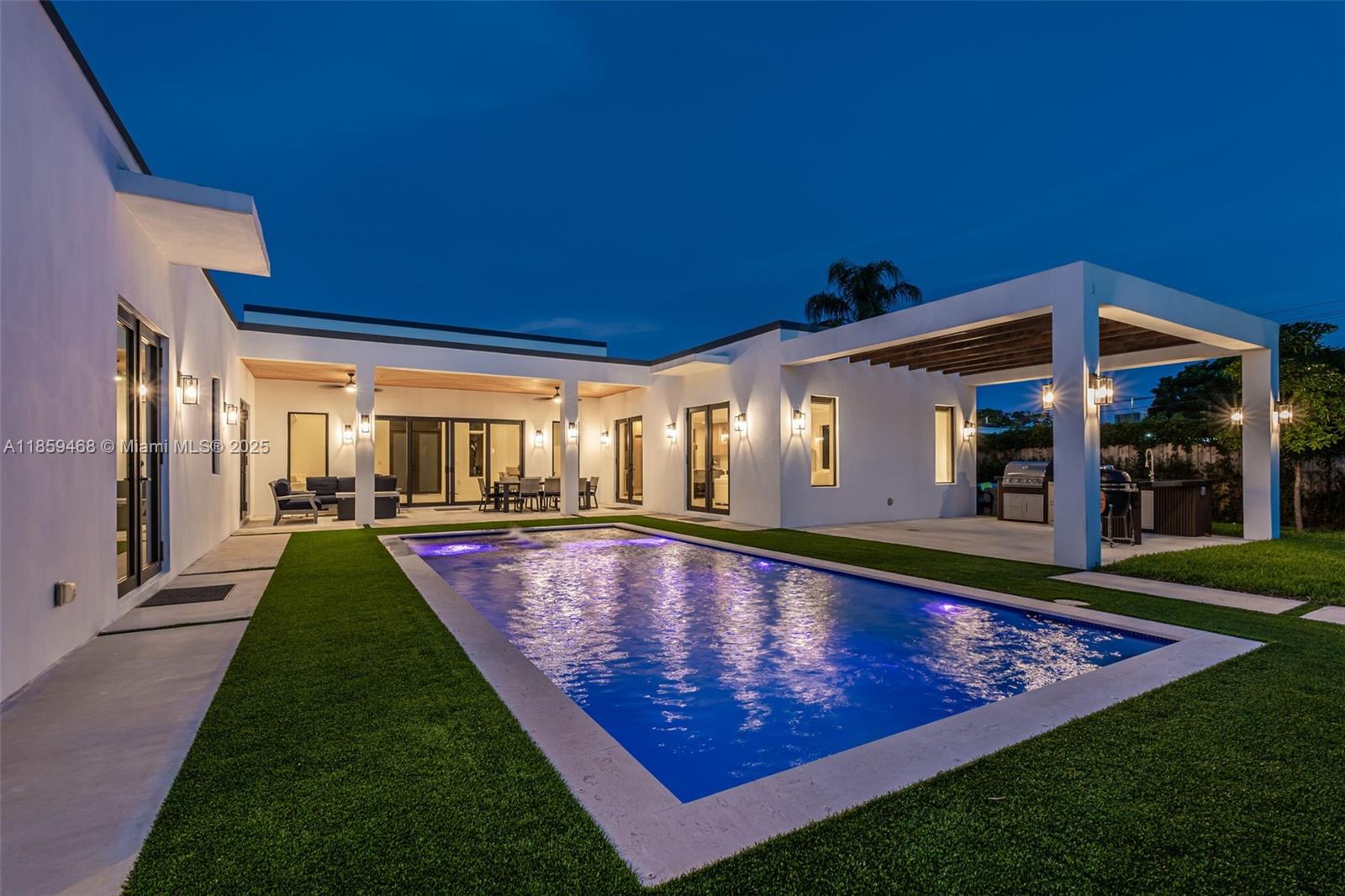 5928 SW 69th Ave, Miami FL 33143