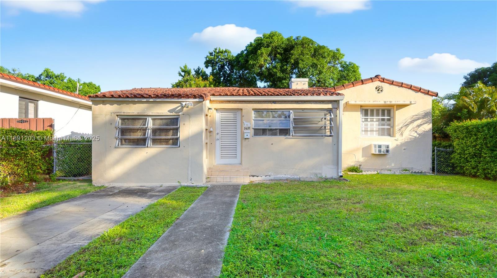 5611 SW 6th St, Miami FL 33134