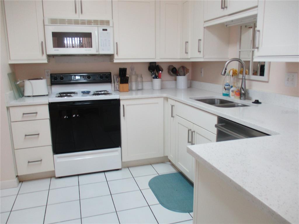 1620 FAIRWAY TRACE UNIT A, PALMETTO, FL — photo 5 of 30