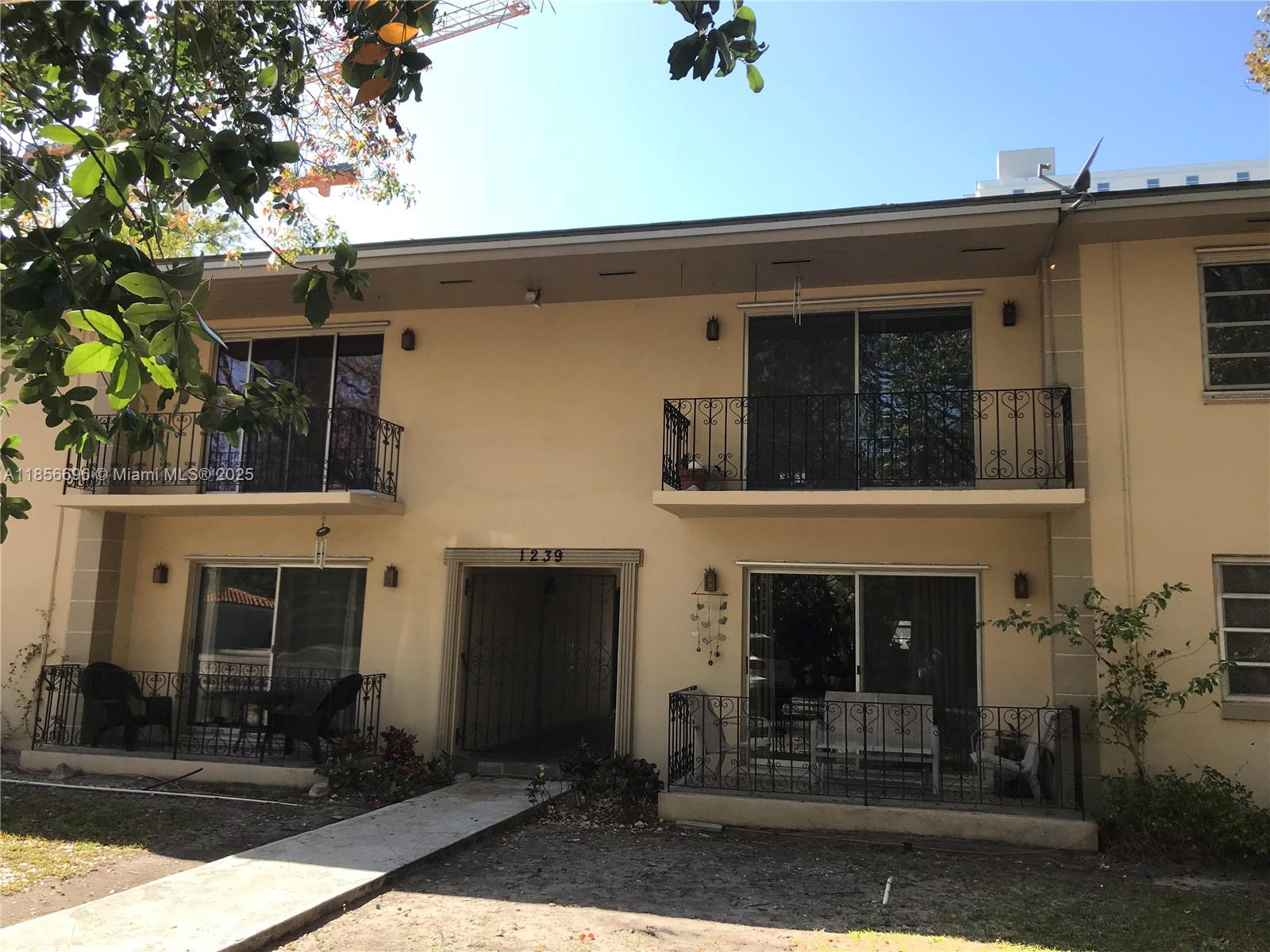 1239 Mariposa Ave # 8, Coral Gables FL 33146