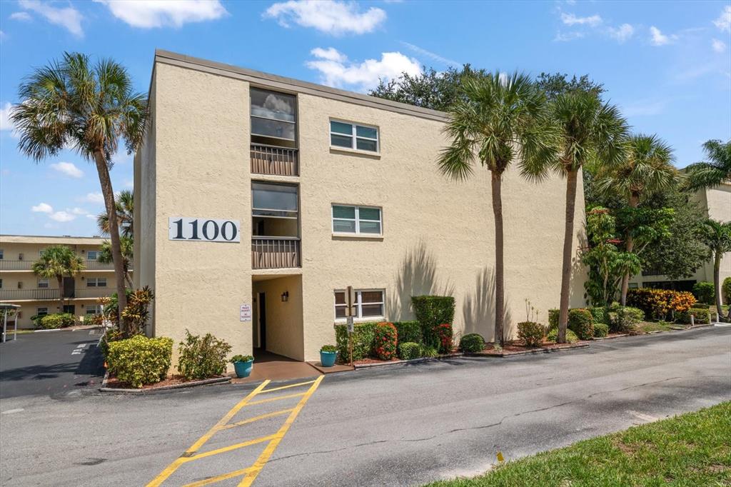 11485 OAKHURST ROAD UNIT 1100-304, LARGO, FL — photo 2 of 30
