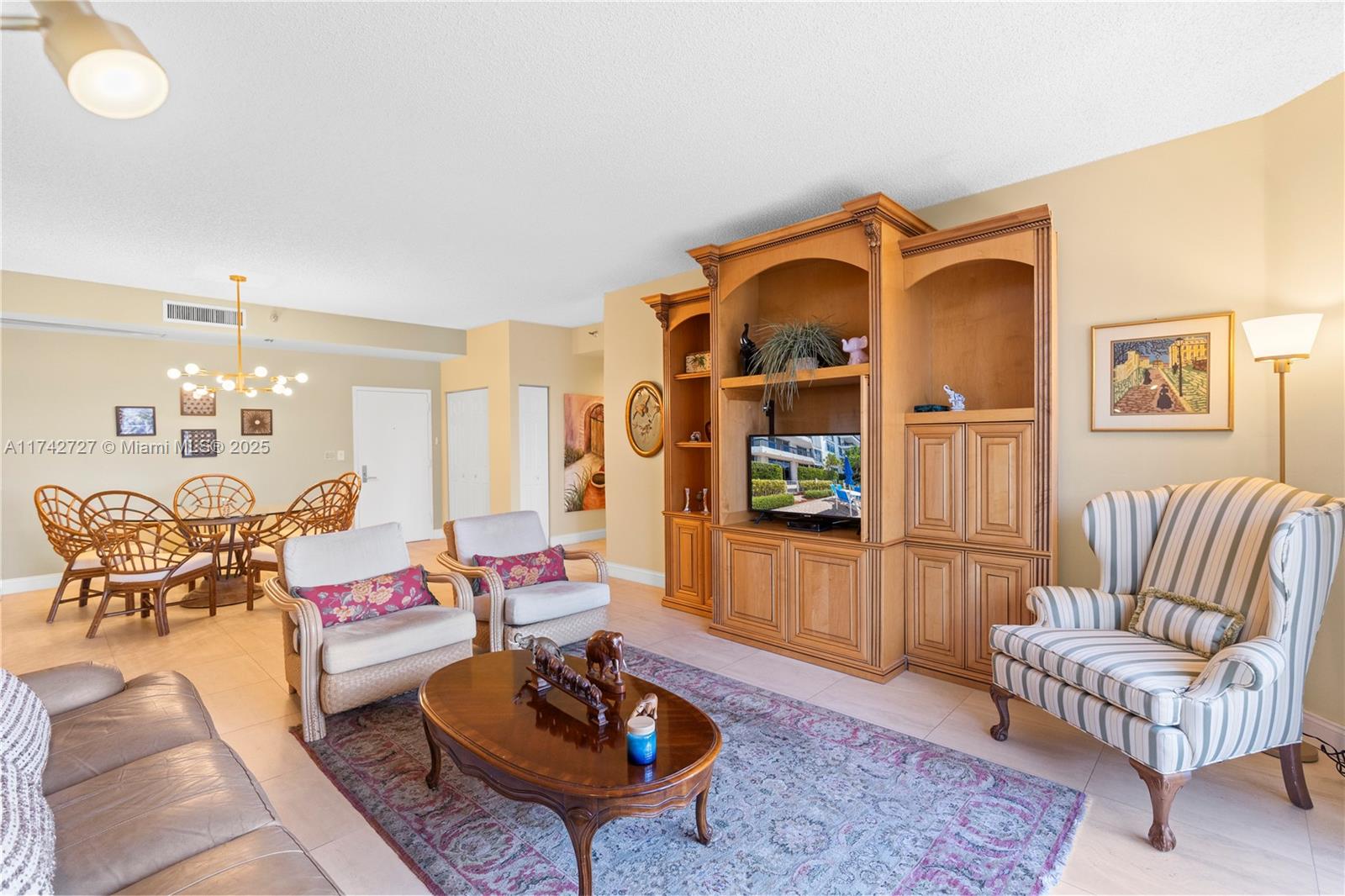 3530 Mystic Pointe Dr # 102, Aventura FL 33180