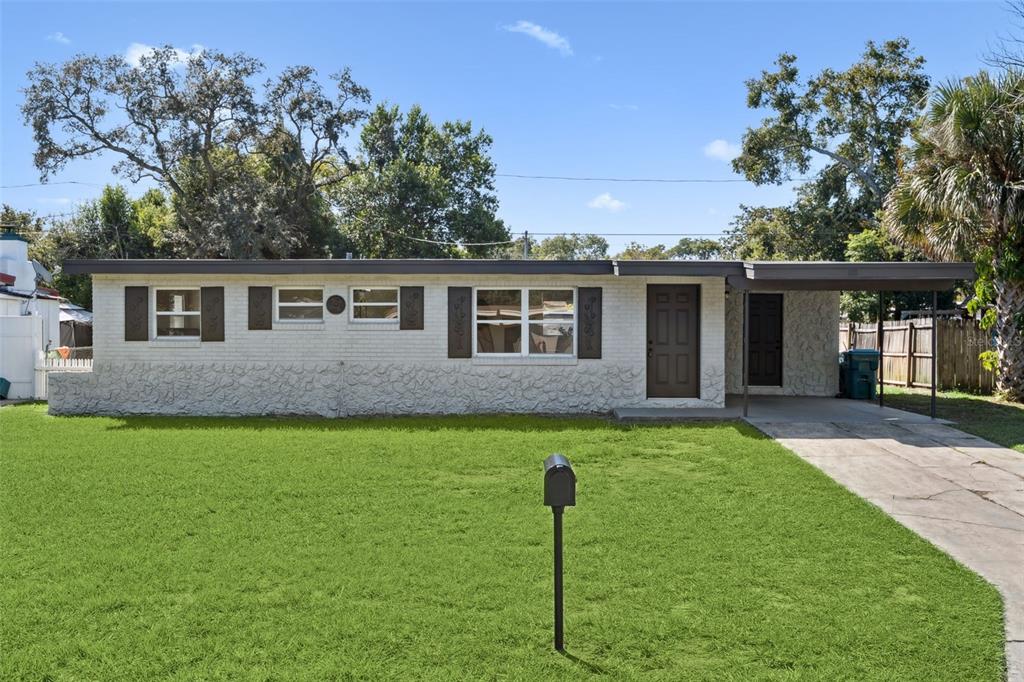 918 LORMANN CIRCLE