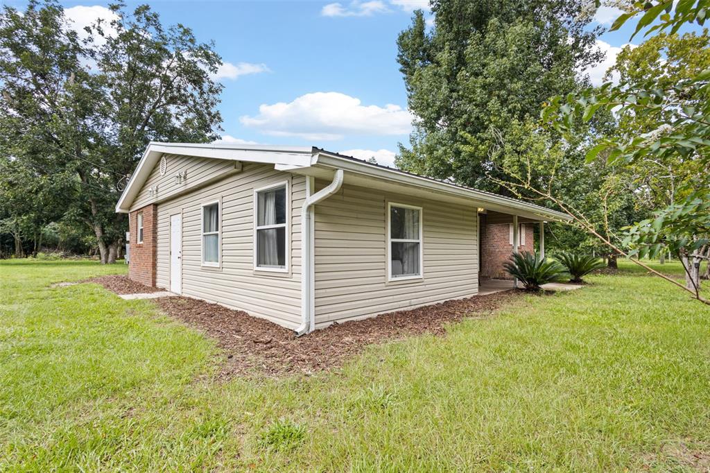 15518 192ND STREET, O'BRIEN, FL — photo 3 of 30