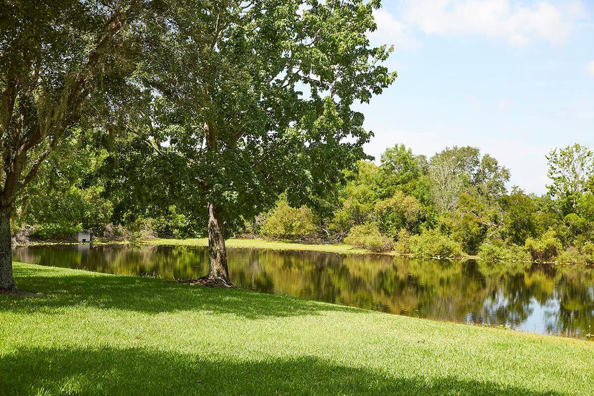 EQUESTRIAN COMMUNITY — OKEECHOBEE, FL