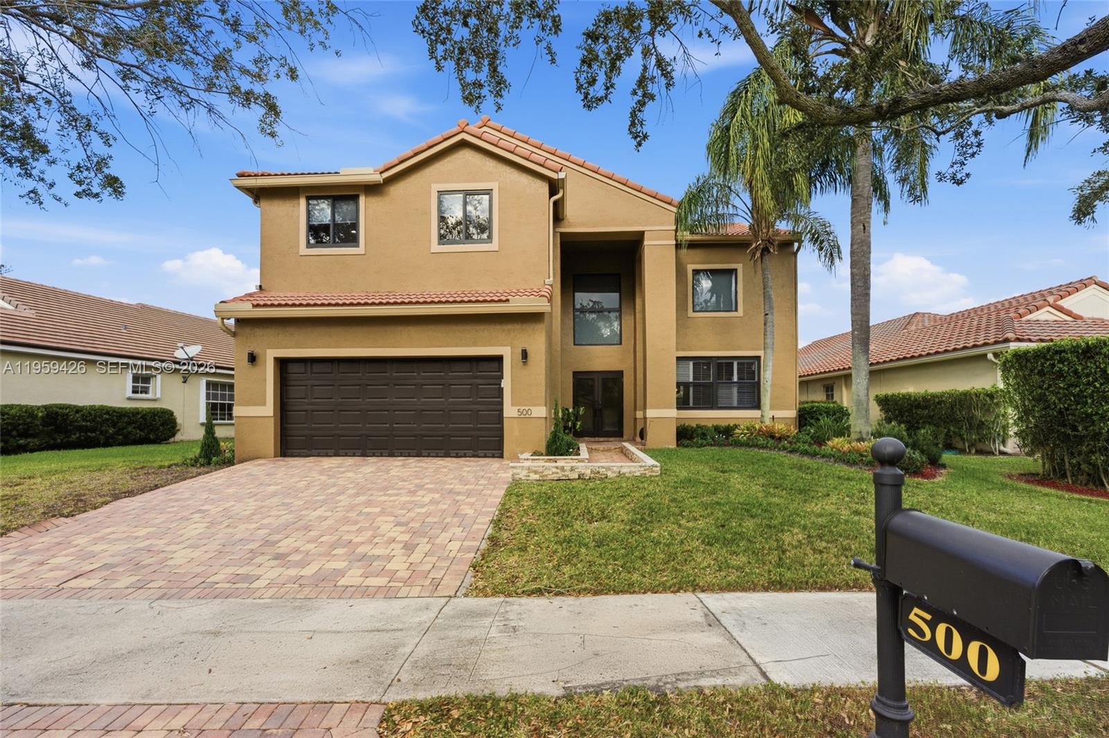 500 Cambridge Dr, Weston FL 33326