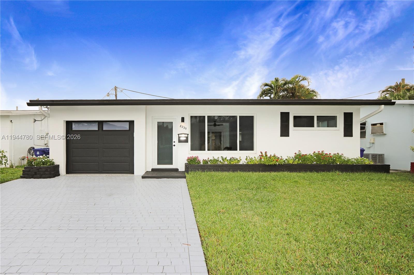 8235 NW 23rd St, Sunrise FL 33322