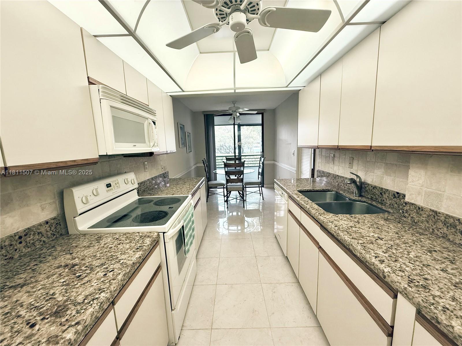 1470 Sheridan St # 18C, Hollywood FL 33020