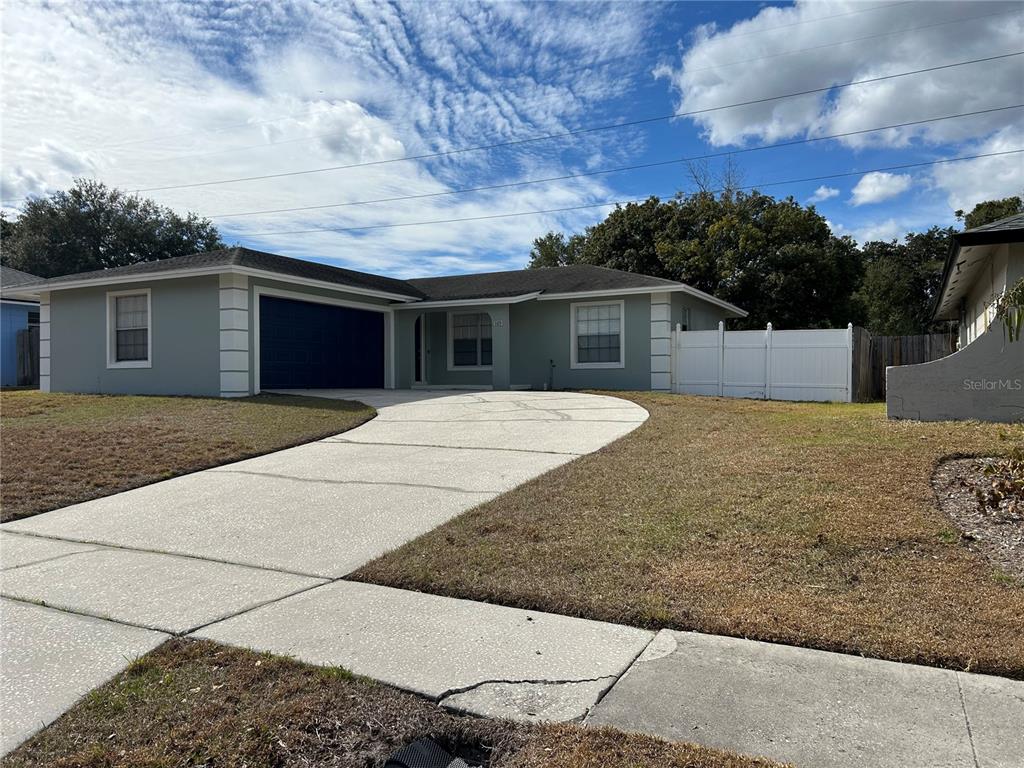105 N SILVER CLUSTER COURT