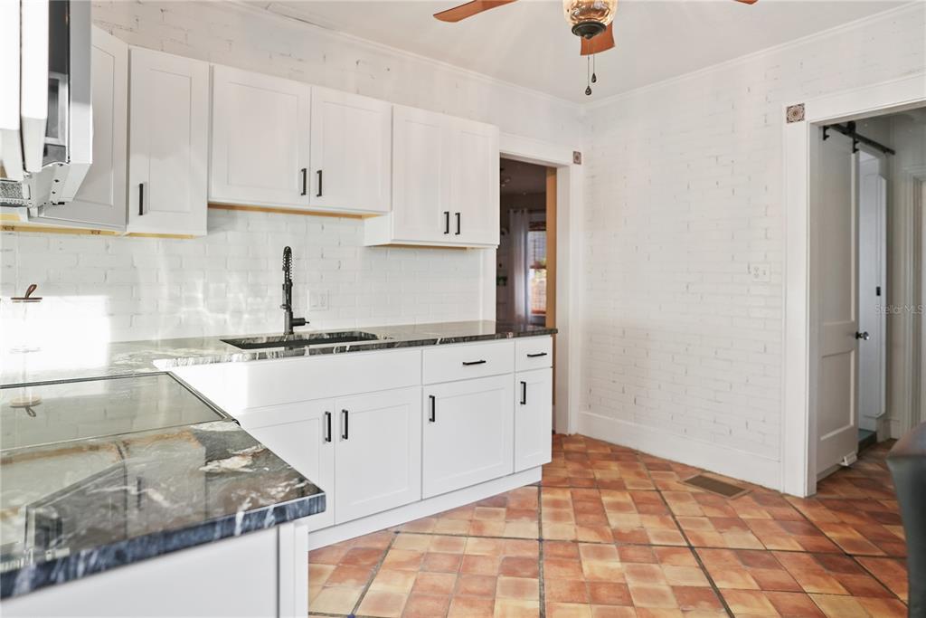 1013 MAGNOLIA DRIVE, CLEARWATER, FL — photo 5 of 30