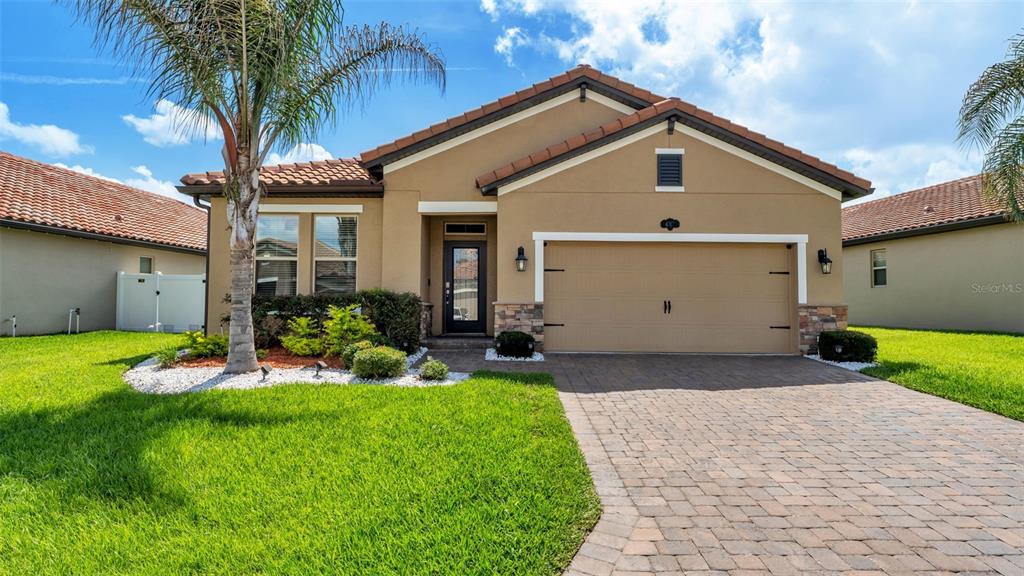 4007 PRIMA LAGO CIRCLE
