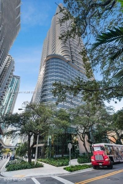 1000 Brickell Plz # 4110, Miami FL 33131