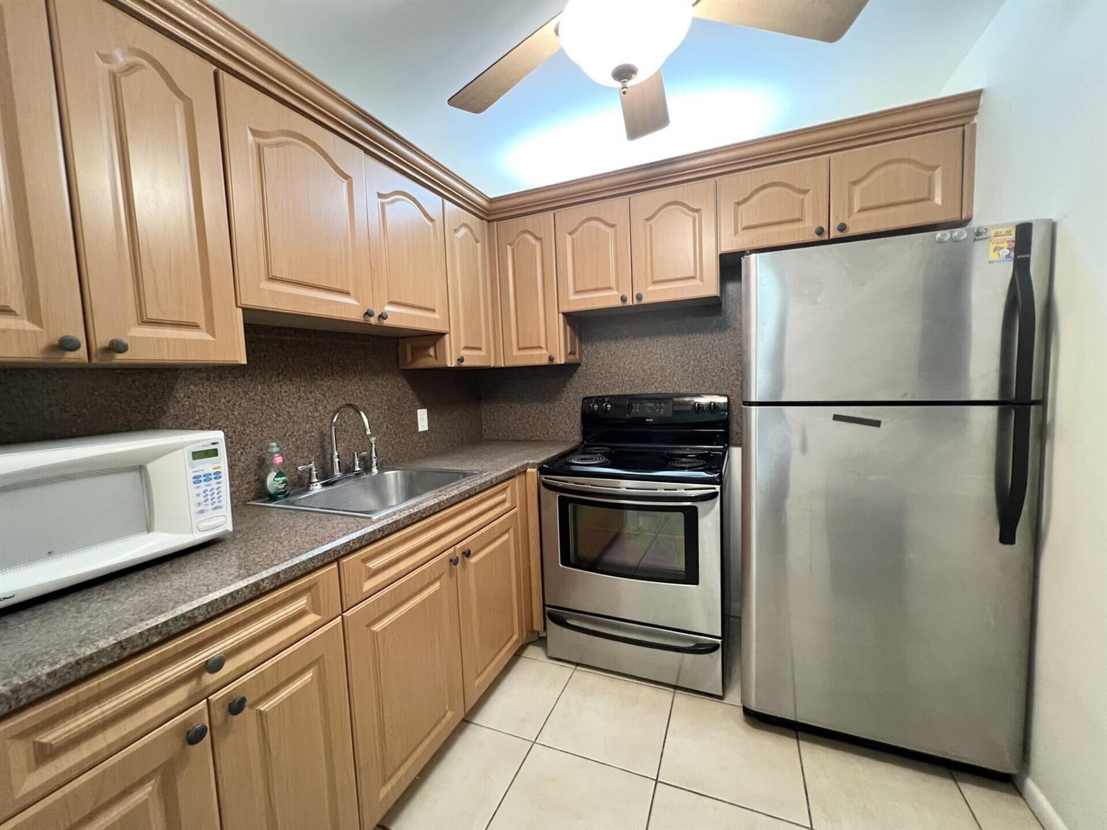 4023 Berkshire B # 4023, Deerfield Beach FL 33442