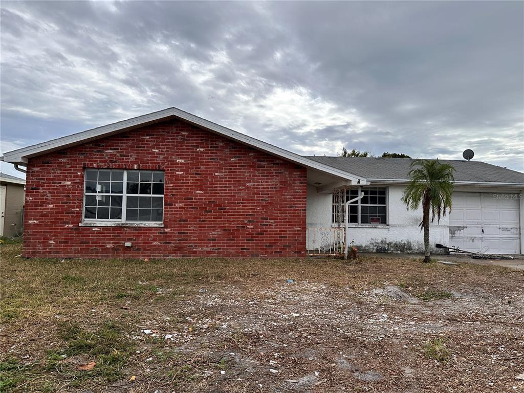 6220 SEABREEZE DRIVE