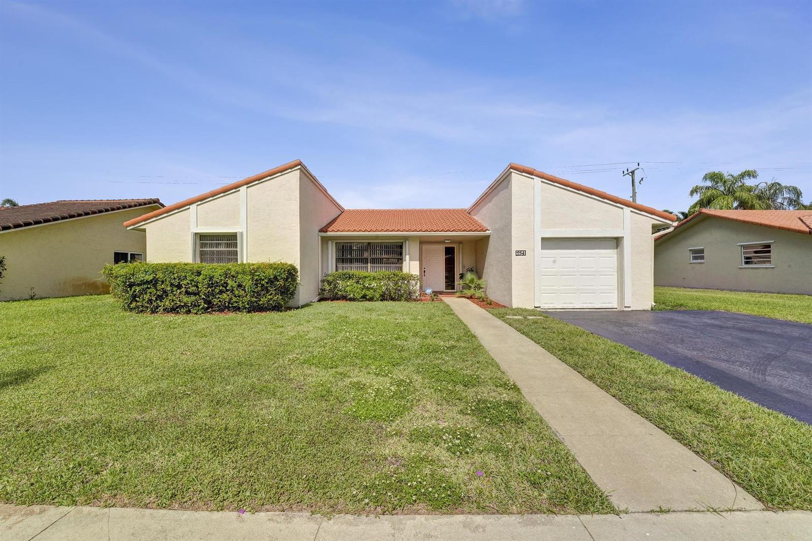 5521 SW 114 Avenue, Cooper City FL 33330