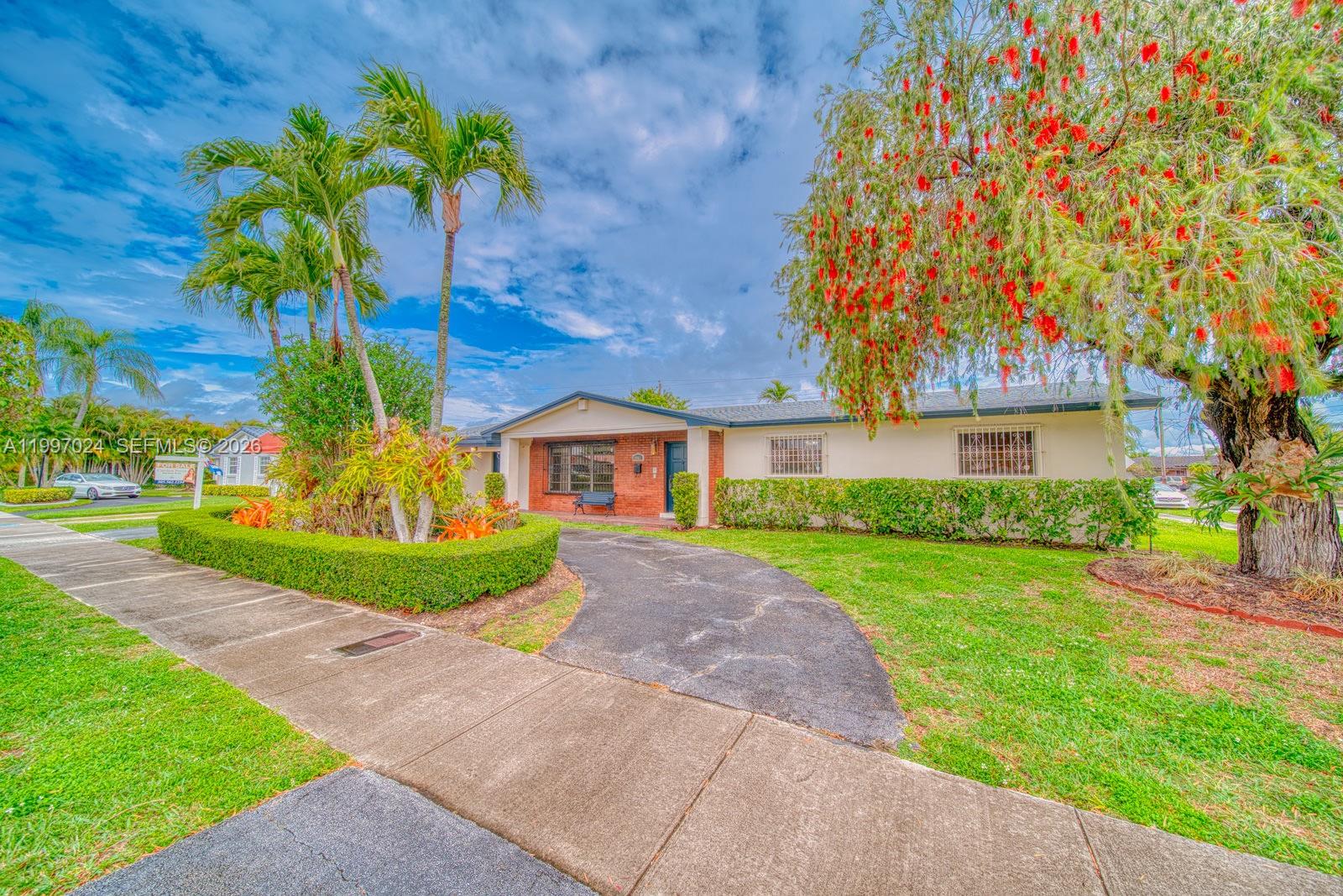 9961 SW 12th St, Miami FL 33174