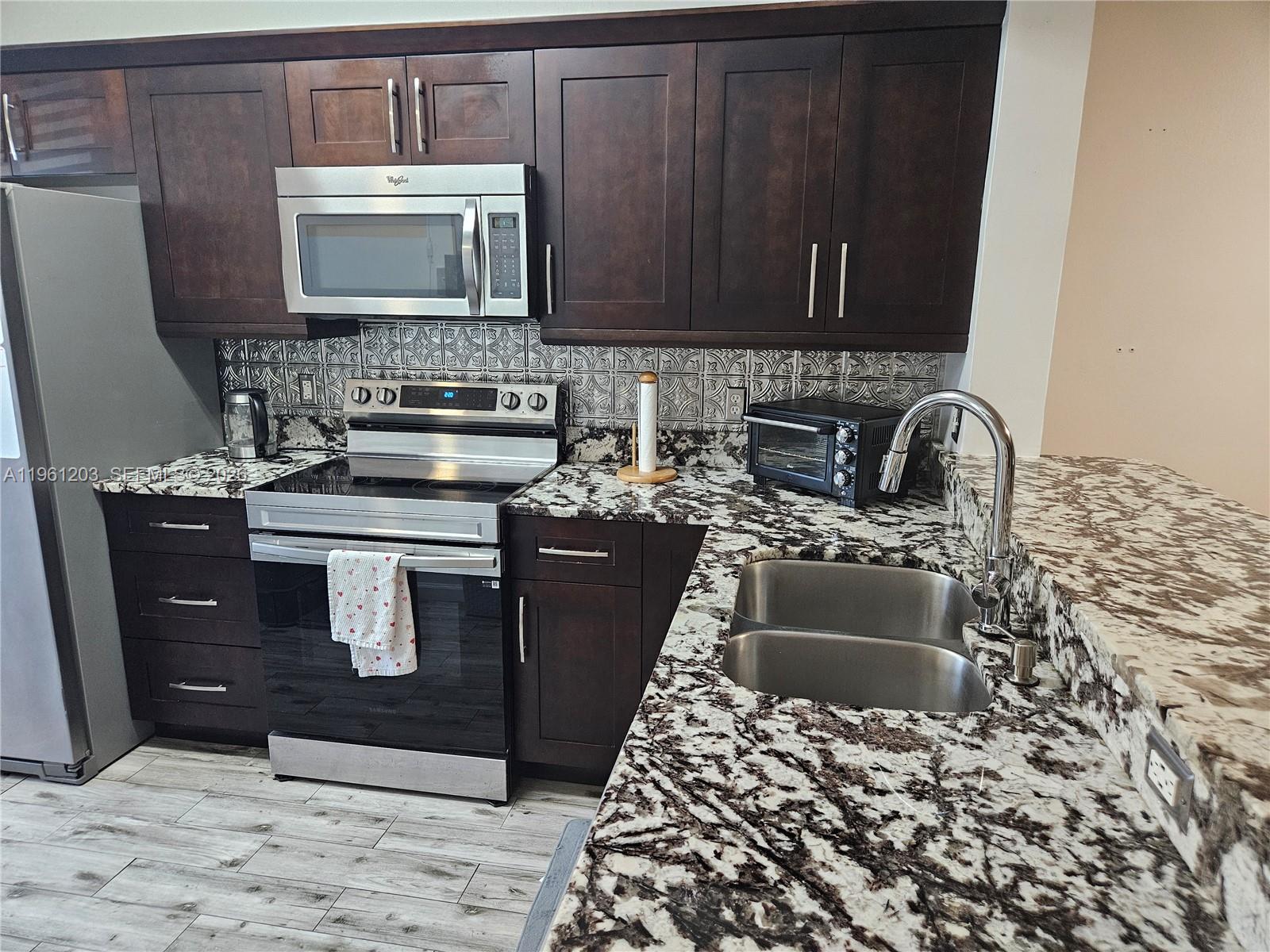 4966 SW 31st Ter, Dania Beach FL 33312