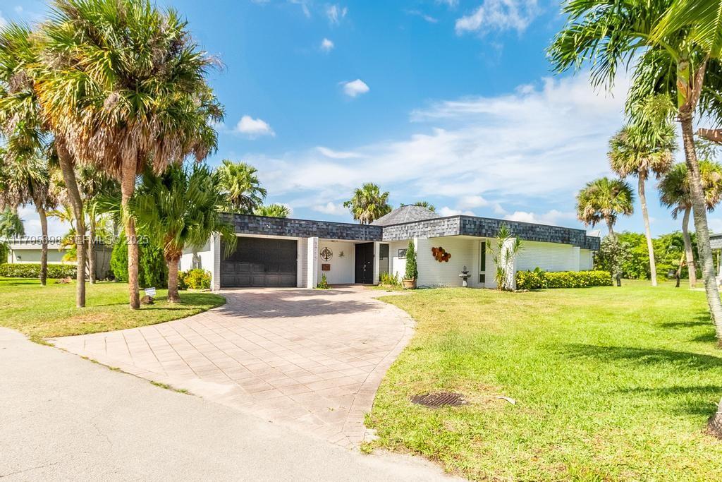 5715 Bayberry Ln, Tamarac FL 33319