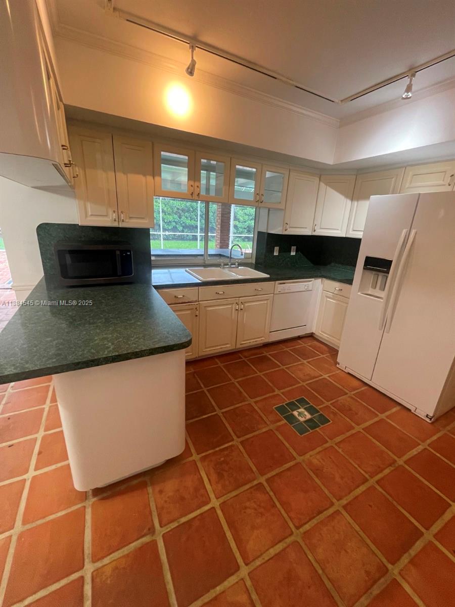 7185 SW 101st St, Pinecrest FL 33156
