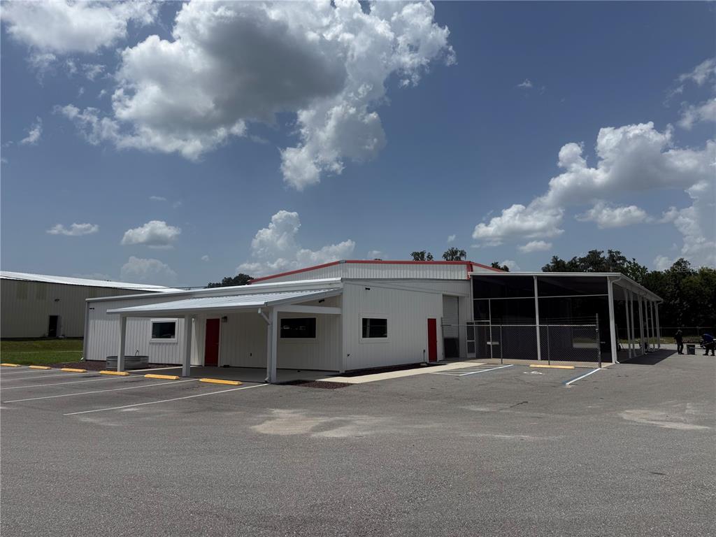 3200 NE 37TH PLACE