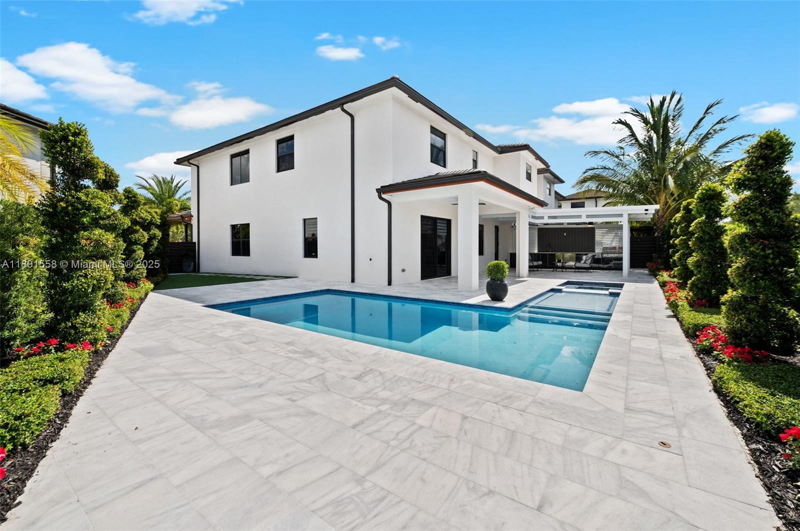 8862 NW 154th Ter, Miami Lakes FL 33018