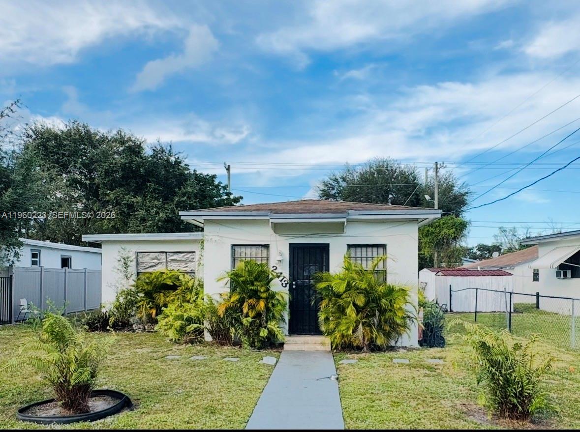 2413 NW 66th St, Miami FL 33147