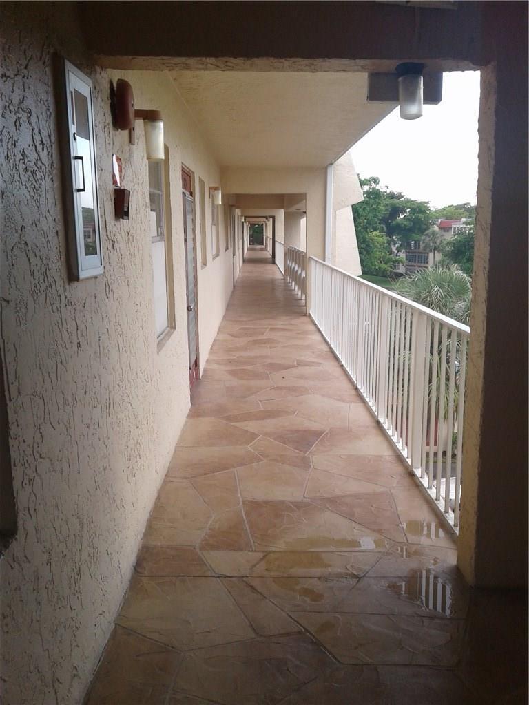 1030 Country Club Drive # 401, Margate FL 33063