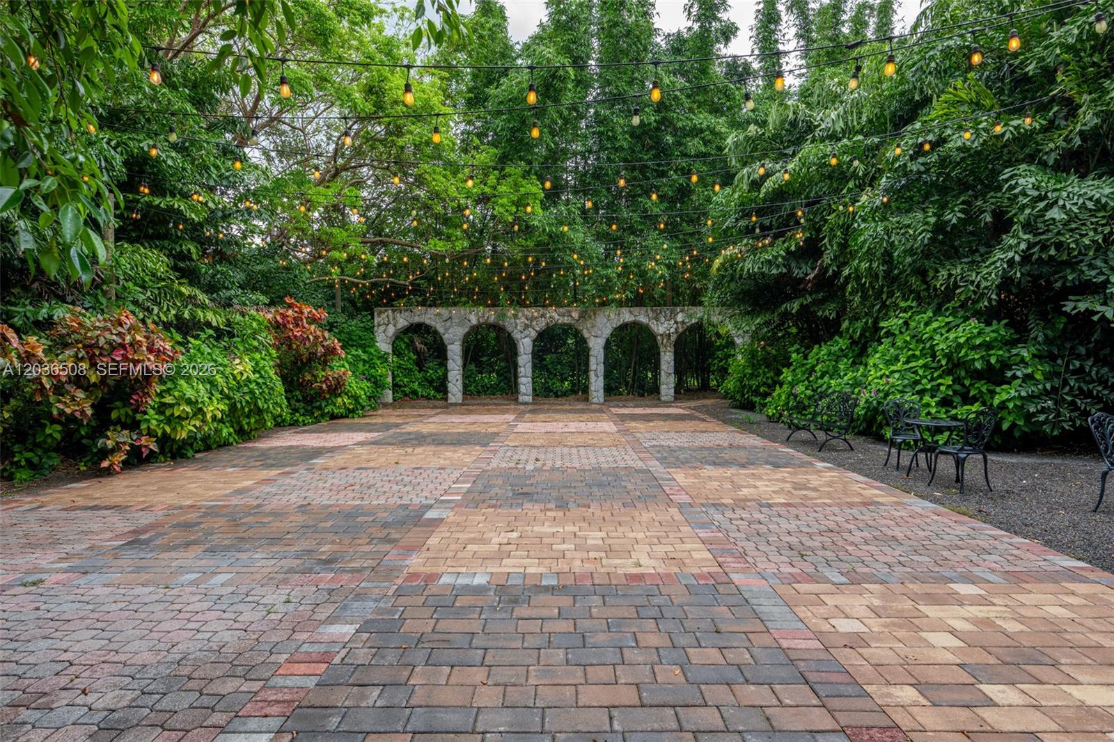 Old Roman Square - over 2,200 SF of paved terrace area for outdoor events — HOMESTEAD, FL