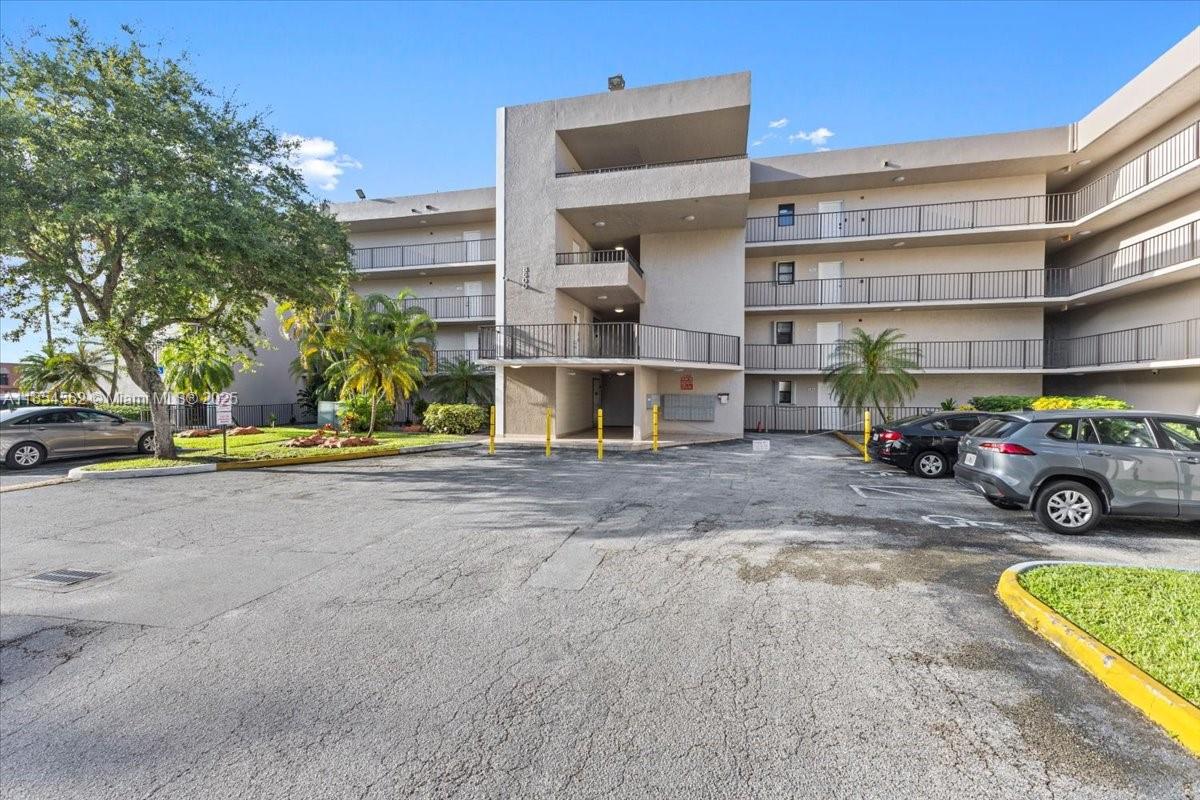 8500 NW 8th St # 205, Miami FL 33126