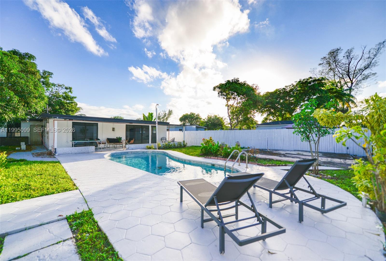415 NW 133rd St, North Miami FL 33168