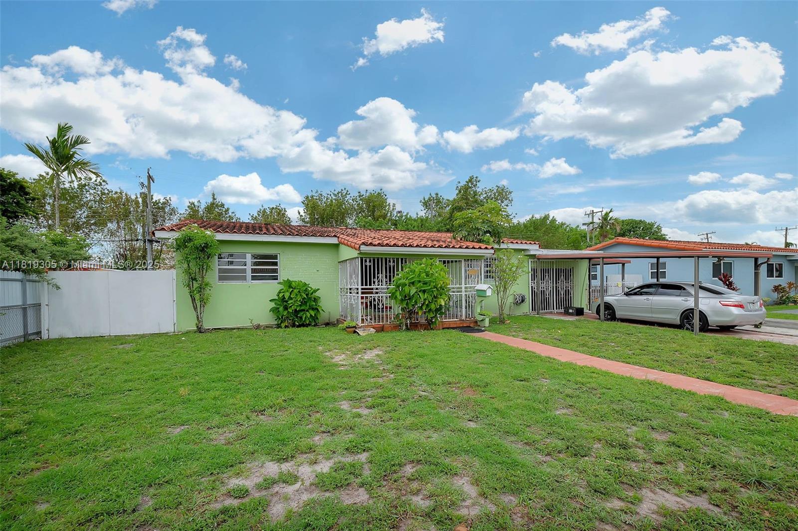 1150 W 69th Pl, Hialeah FL 33014
