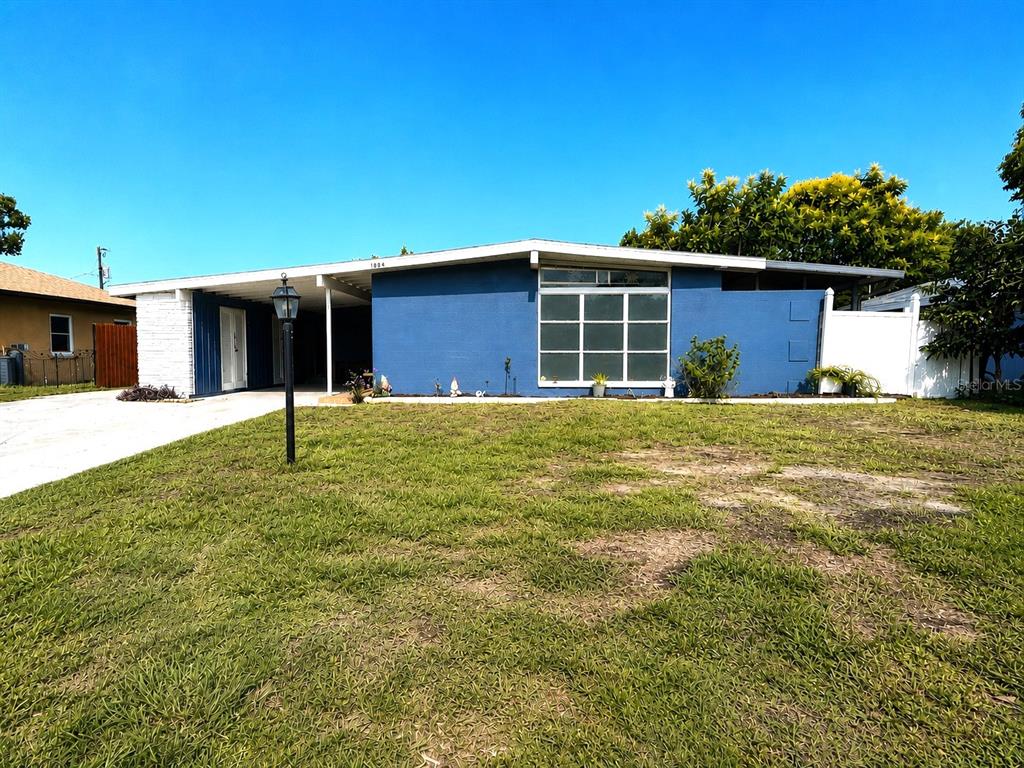 1004 DARTMOUTH DRIVE