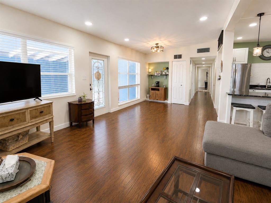 1004 DARTMOUTH DRIVE, BRADENTON, FL — photo 5 of 30