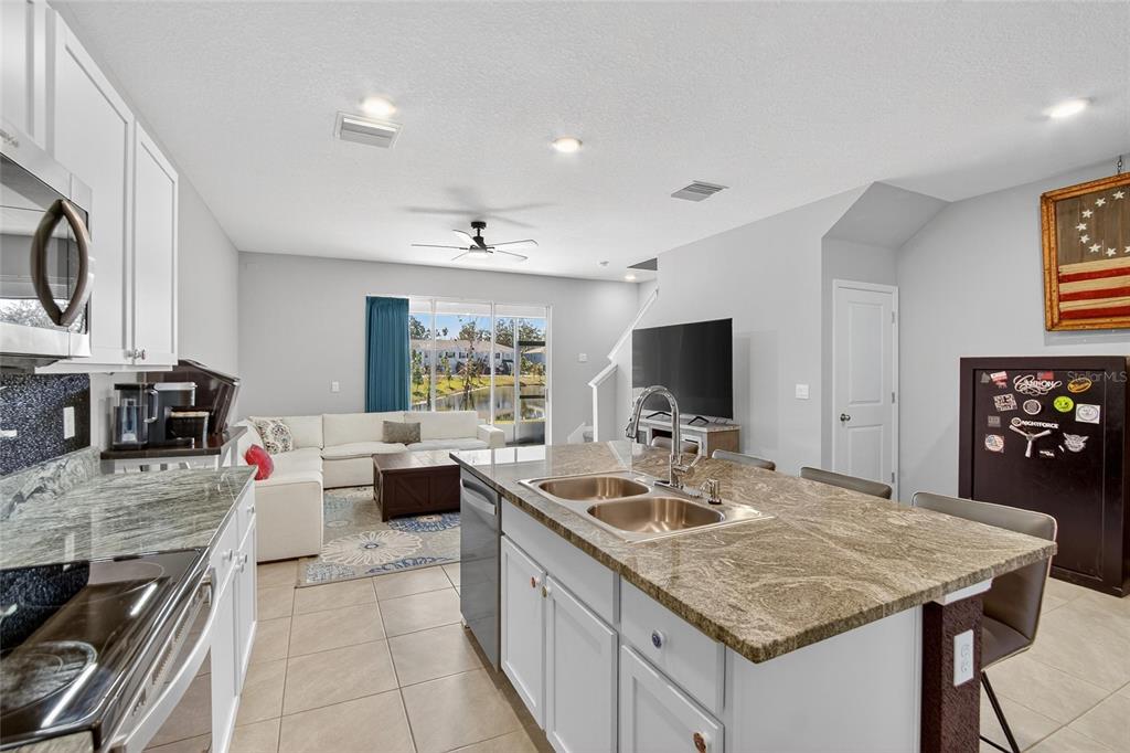 5055 CAPTAIN DAVIS DRIVE, WIMAUMA, FL — photo 5 of 30