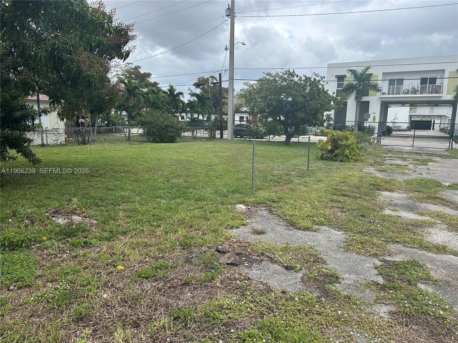 . NW 2nd Ave, Hallandale Beach FL 33009
