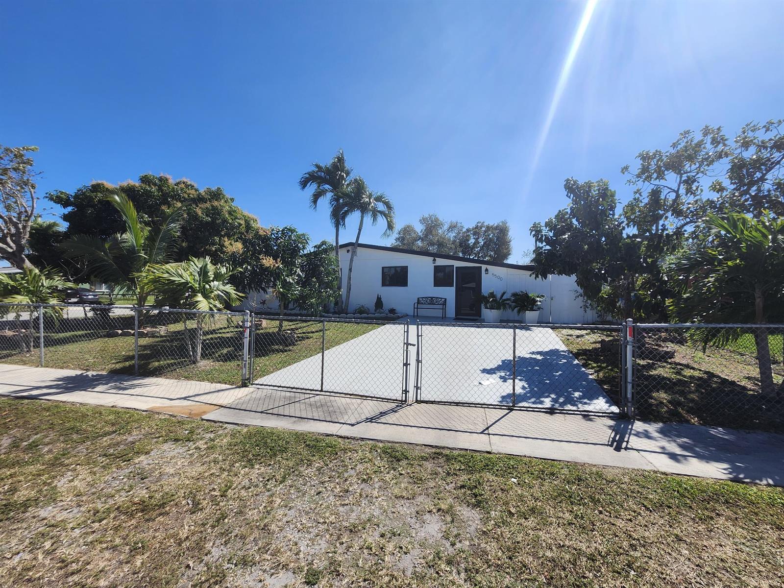 5500 SW Sw 37th Street Street, Davie FL 33314