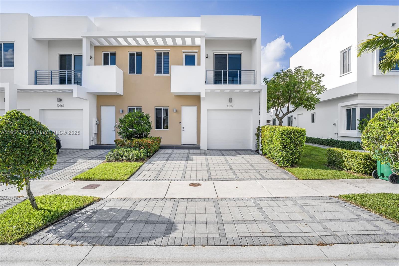 10263 NW 72nd St, Doral FL 33178