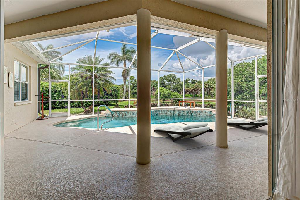 7333 FEATHERSTONE BOULEVARD, SARASOTA, FL — photo 3 of 30